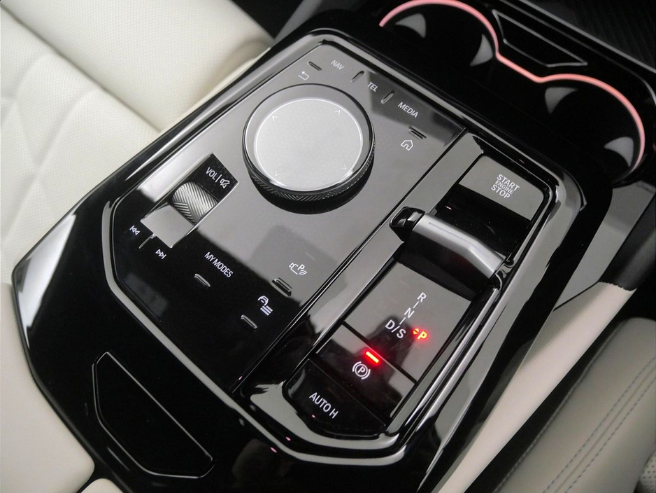 2026 BMW 5 Series - image 10