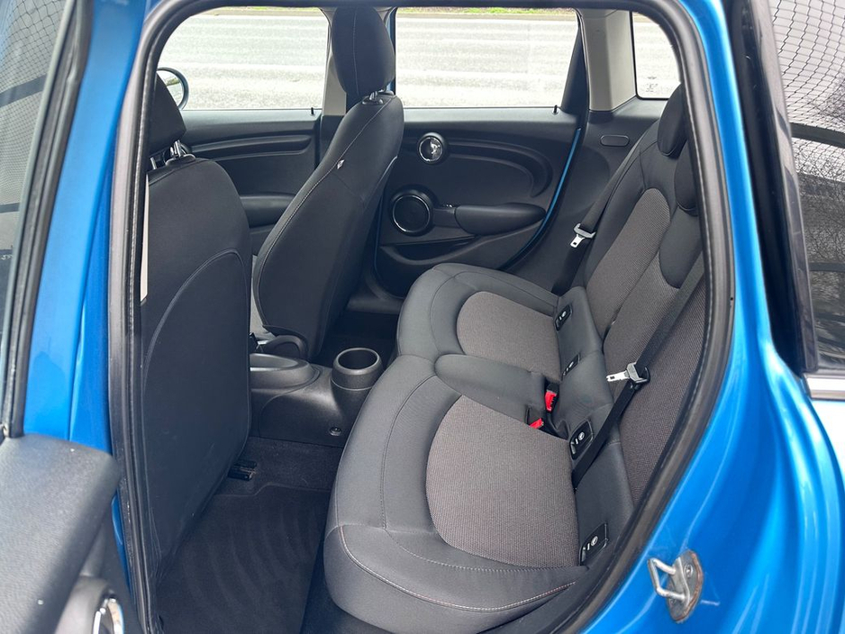 2015 MINI One - image 24