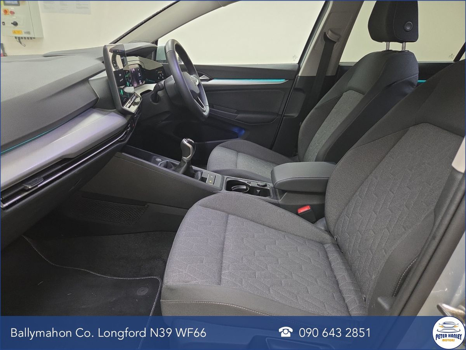 2025 Volkswagen Golf - image 10