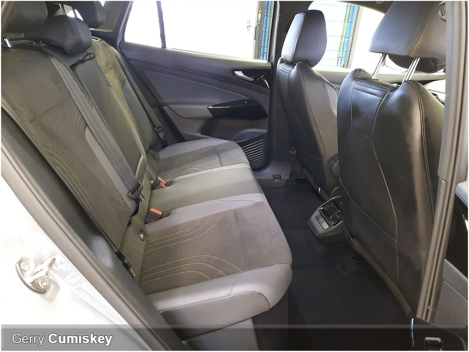 2025 Volkswagen ID.4 - image 7