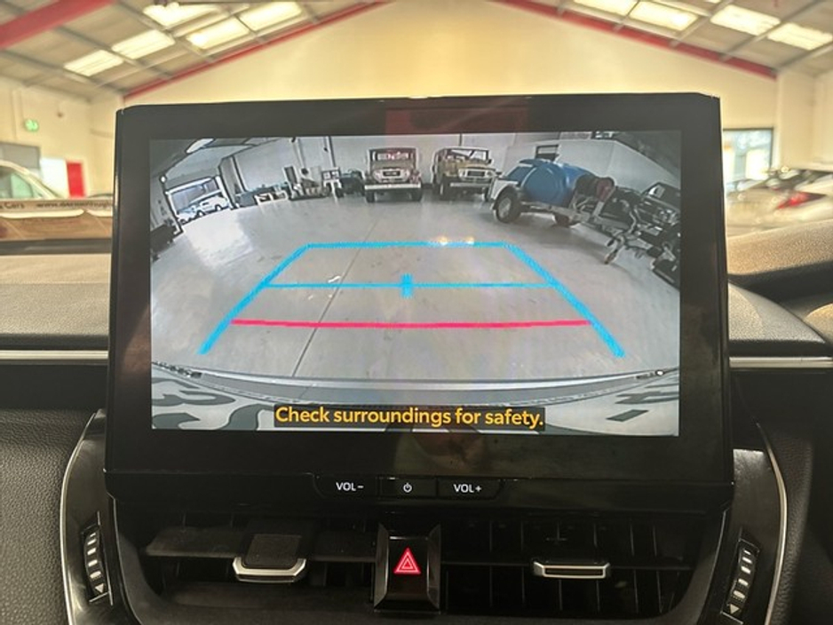 2023 Toyota Corolla - image 13