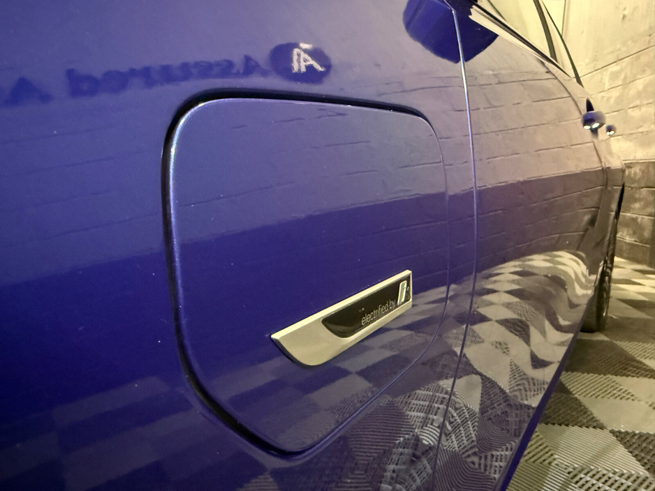 2022 BMW 3 Series - image 29