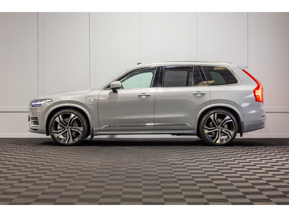 2024 Volvo XC90 - image 3