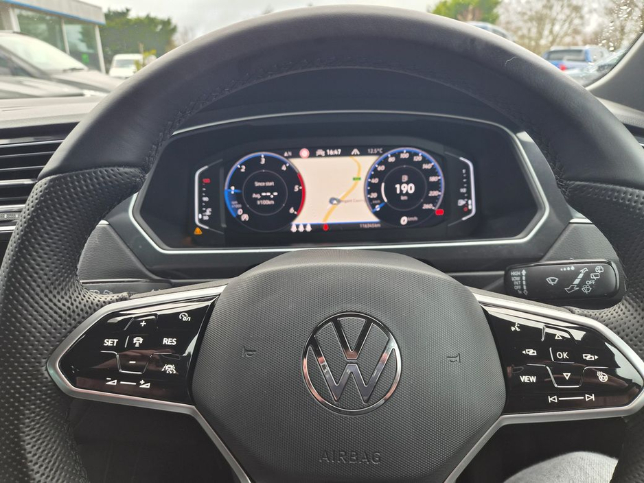 2021 Volkswagen Tiguan - image 14