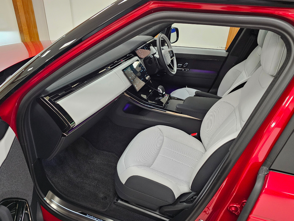 2024 Land Rover Range Rover Sport - image 18