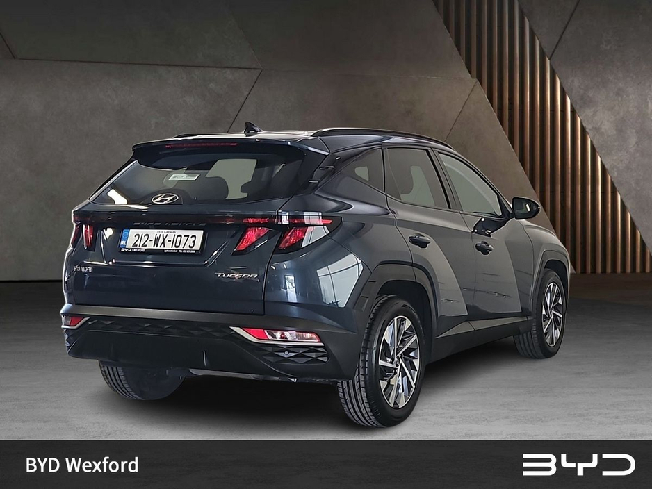 2021 Hyundai Tucson - image 3