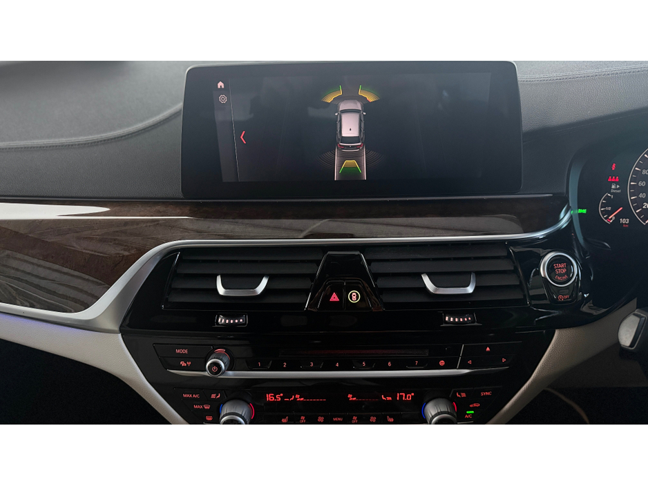 2019 BMW 5 Series - image 7