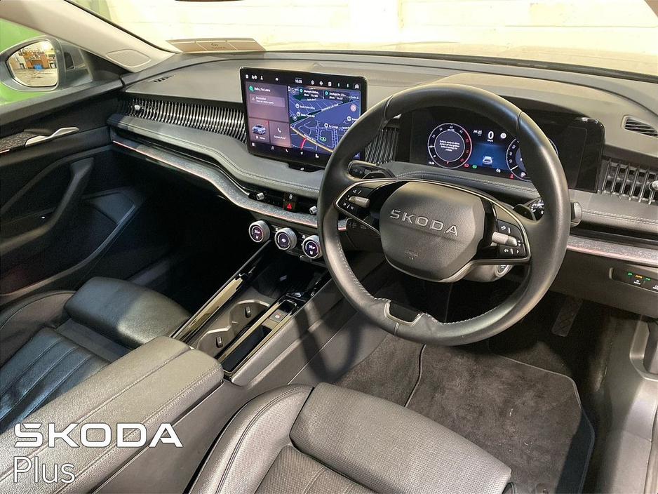 2025 Skoda Superb - image 7