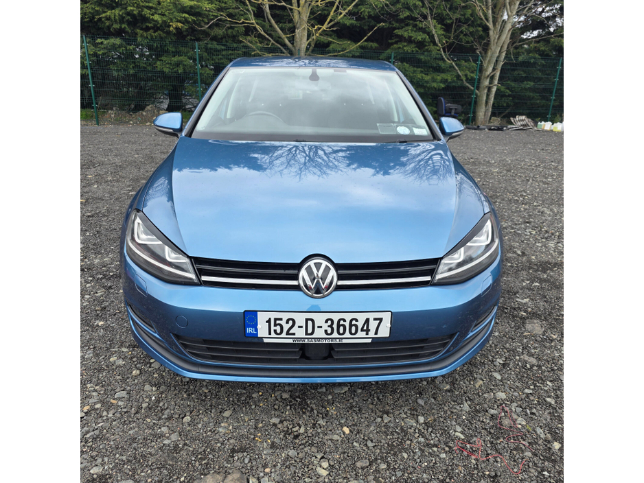2015 Volkswagen Golf - image 3