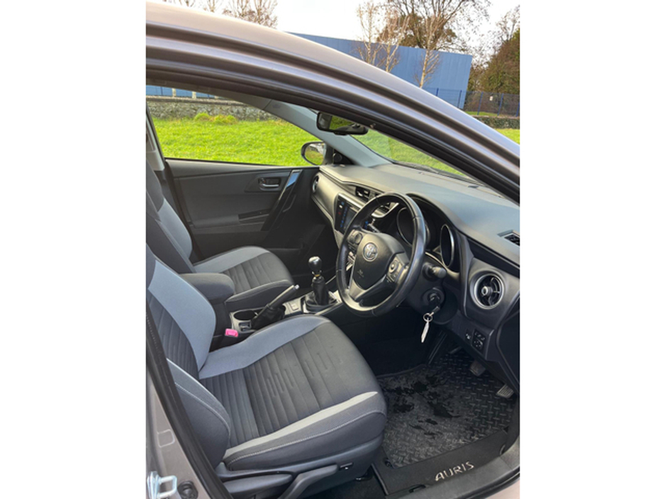 2017 Toyota Auris 1.4 D-4D SOL 4DR €14,500