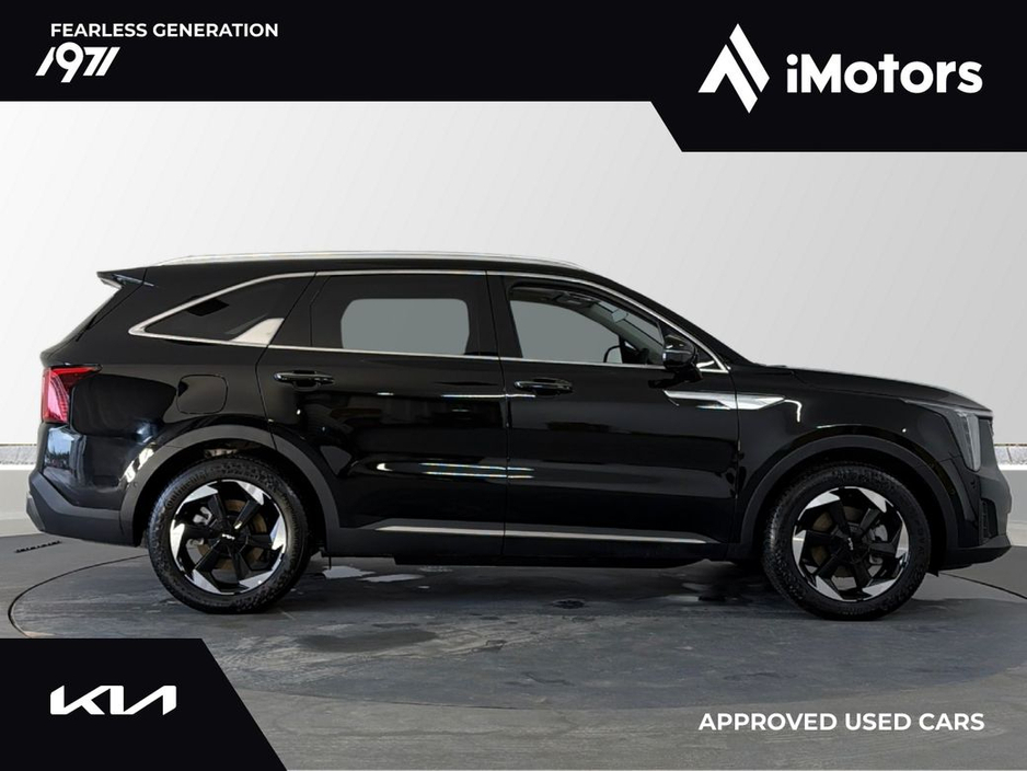2025 Kia Sorento - image 2