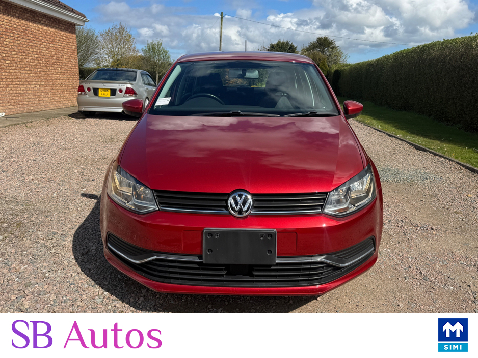 2015 Volkswagen Polo - image 9