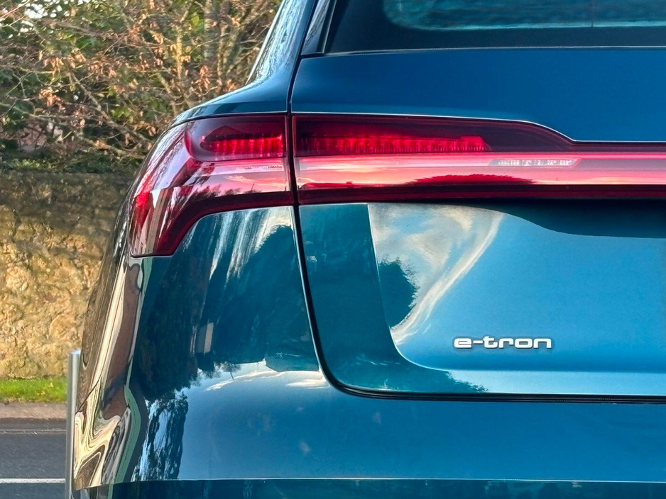 2021 Audi e-tron 50 QUATTRO TECHNIK NEW 22" WHEELS €28,995