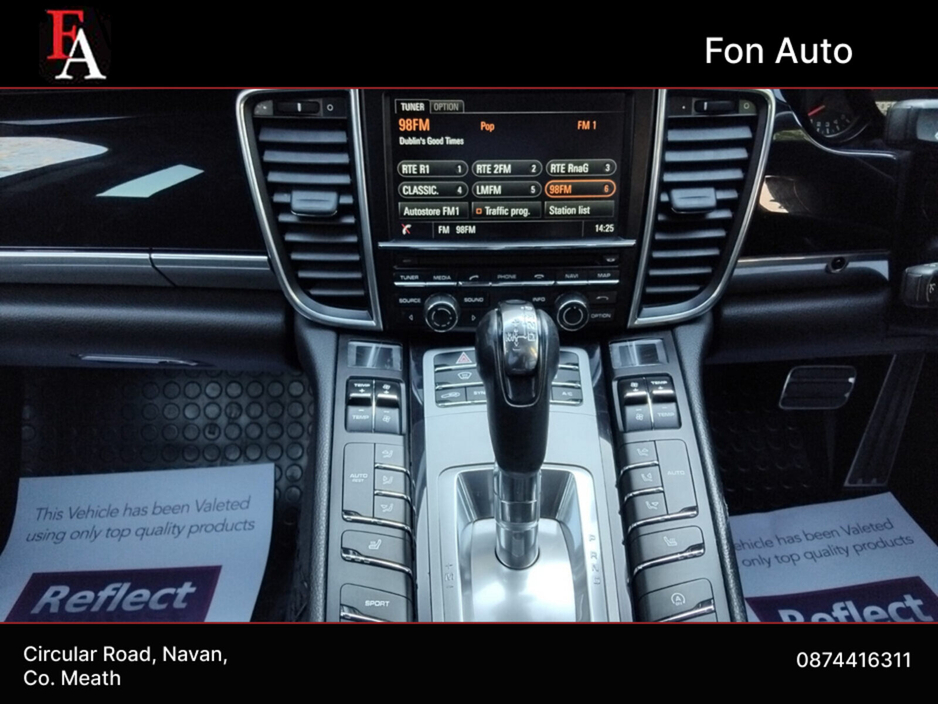 2015 Porsche Panamera - image 22