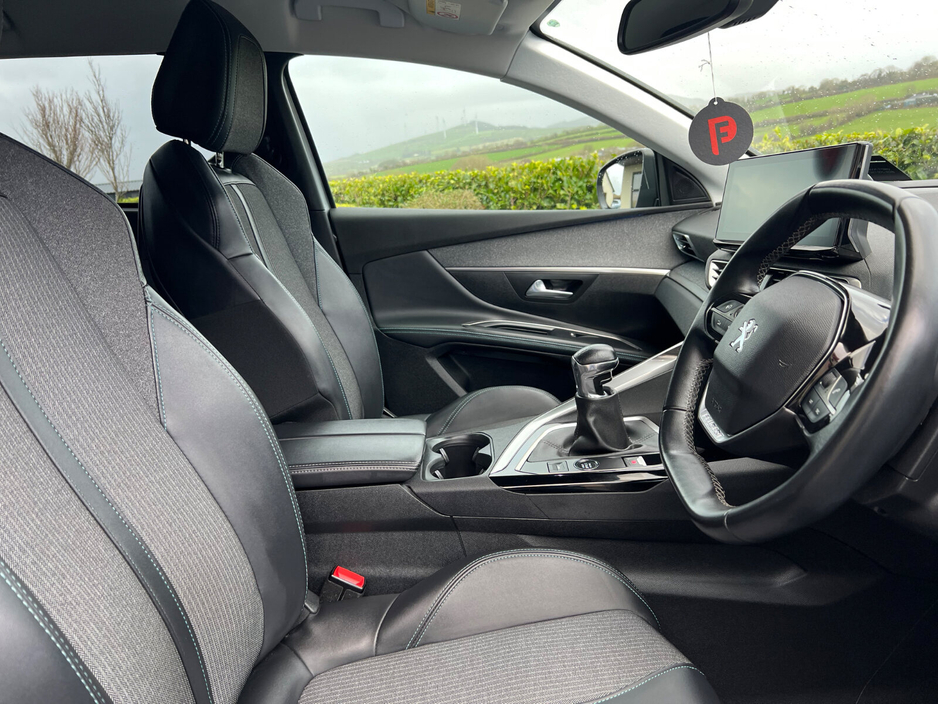 2022 Peugeot 5008 1.5 BlueHDi 130bhp Allure €33,950