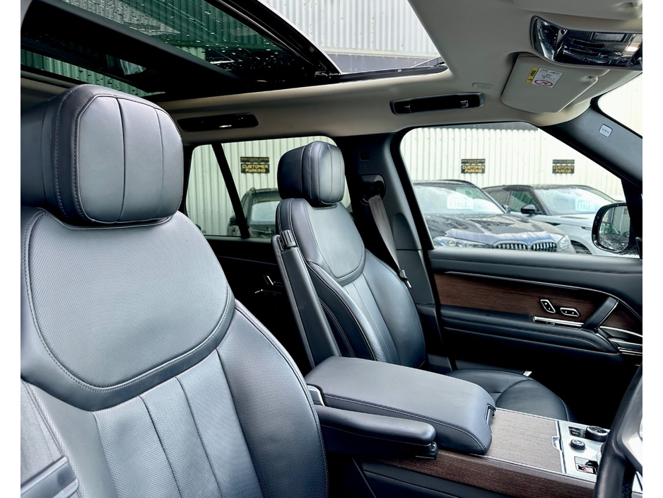 2023 Land Rover Range Rover - image 6