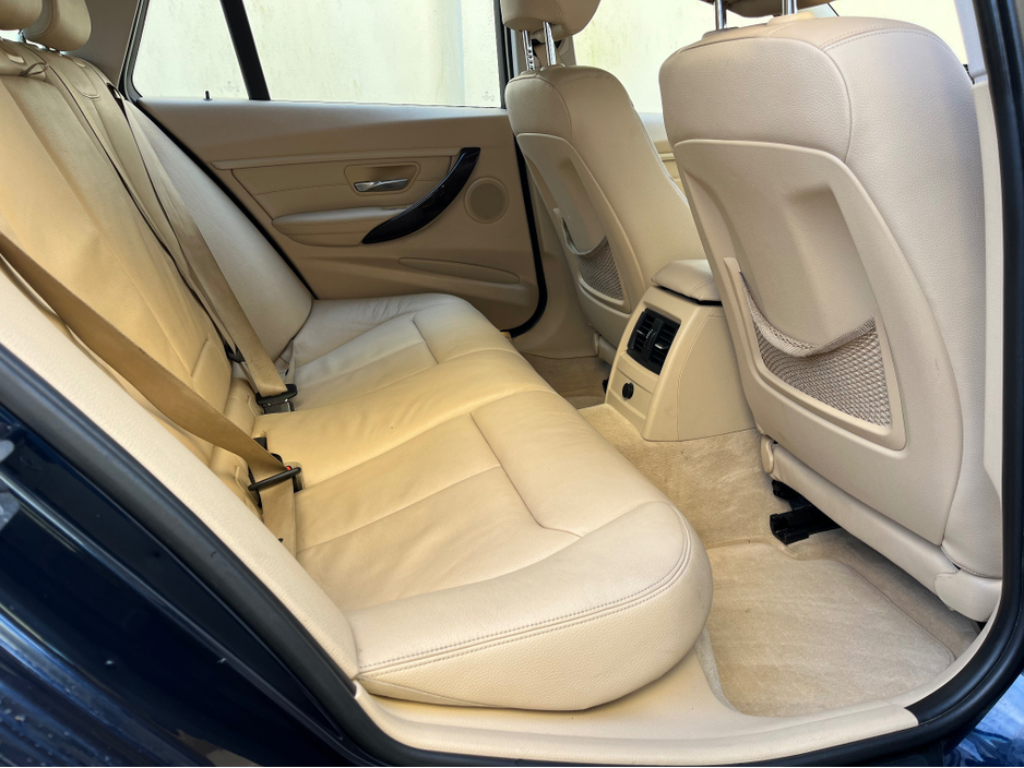 2014 BMW 3 Series - image 17