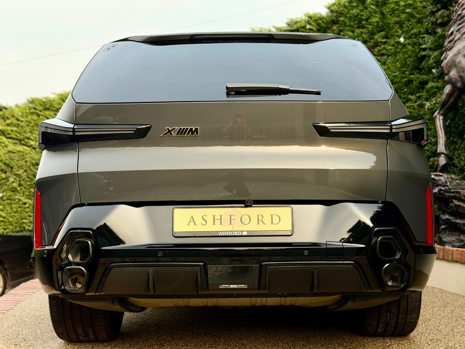 2024 BMW XM - image 7