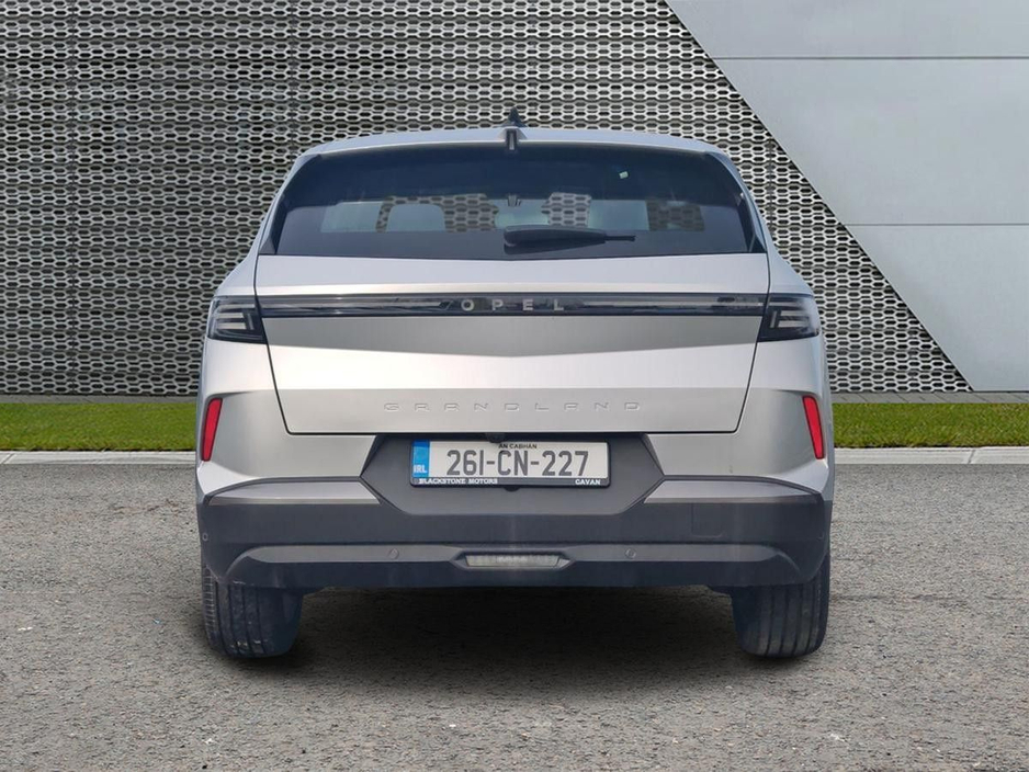2026 Opel Grandland - image 9