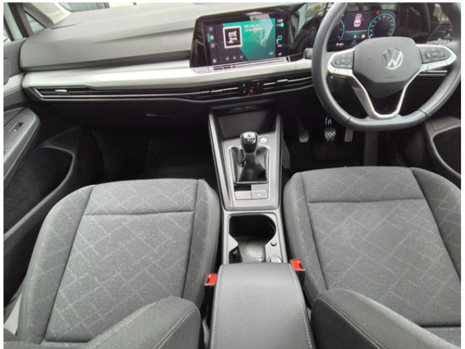 2023 Volkswagen Golf 2.0 TDI LIFE €26,995