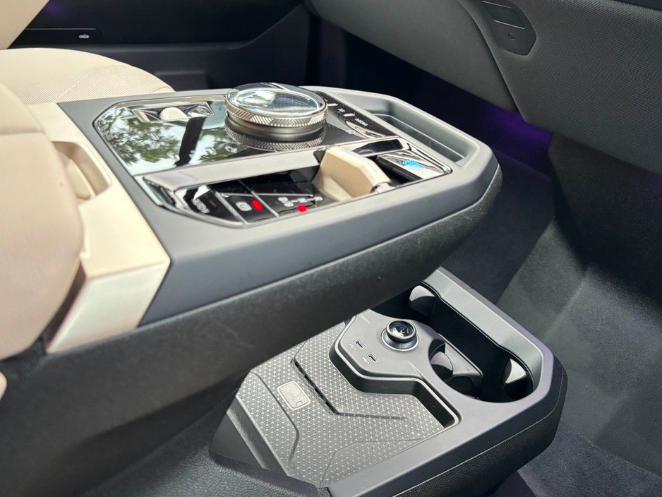 2023 BMW iX XD40 M SPORT €49,995