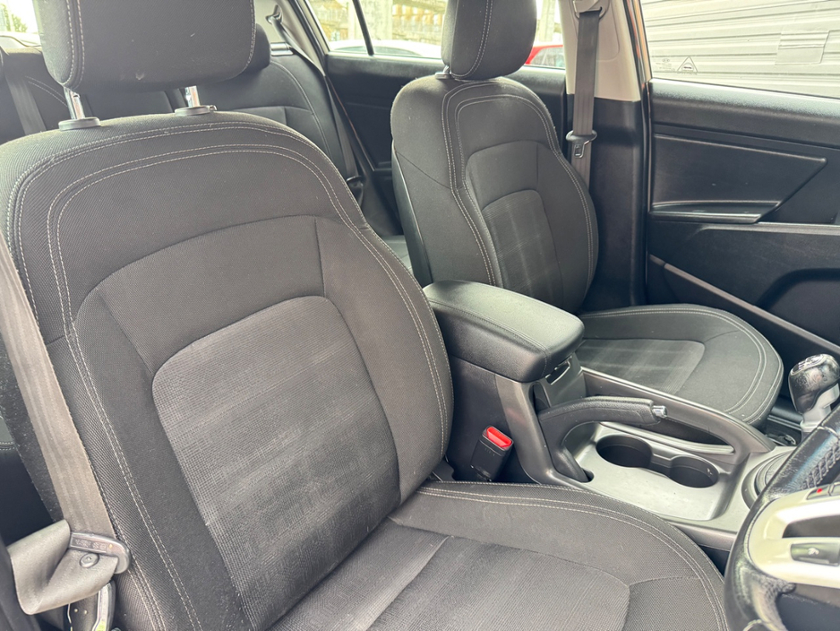 2013 Kia Sportage - image 9