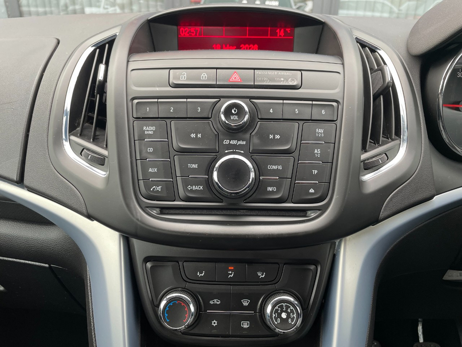 2016 Opel Zafira - image 14