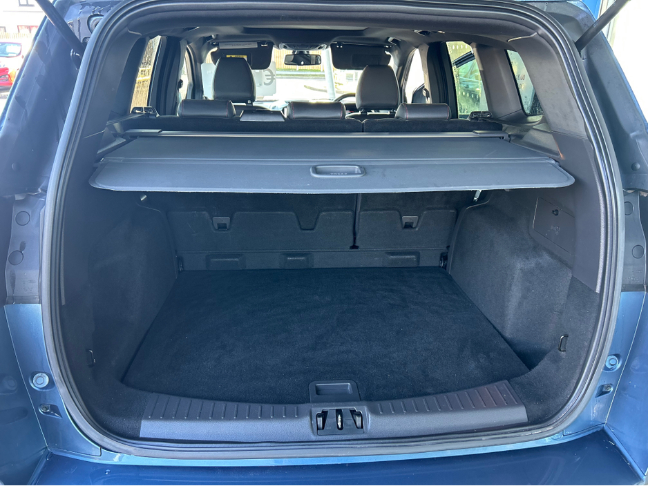 2019 Ford Kuga - image 3