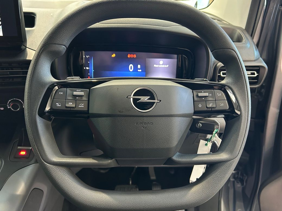 2026 Opel Combo 7 SEATER WHEELCHAIR ACCESIBLE TAXI €40,000