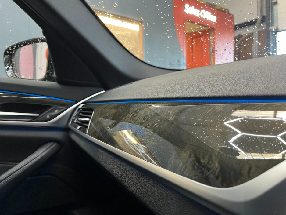 2022 BMW 5 Series 2022 BMW 523E M-SPORT 2.0 AUTOMATIC / CRUISE CONTROL / 360° PARKING CAMERA / PADDLE SHIFTERS / ELECTRIC MEMORY & HEATED SEATS / APPLE CARPLAY / HEATED REAR SEATS