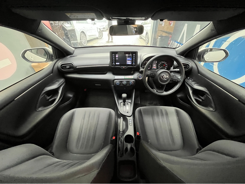 2020 Toyota Yaris - image 12