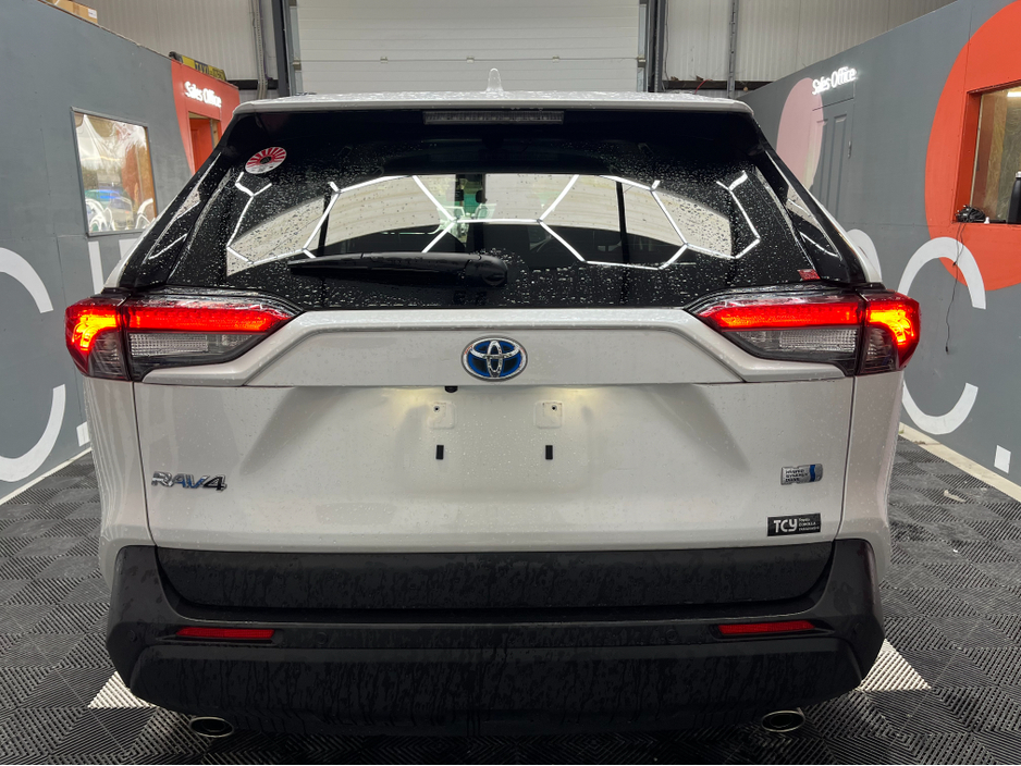 2024 Toyota Rav4 - image 3