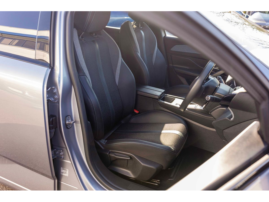 2024 Peugeot 308 - image 20