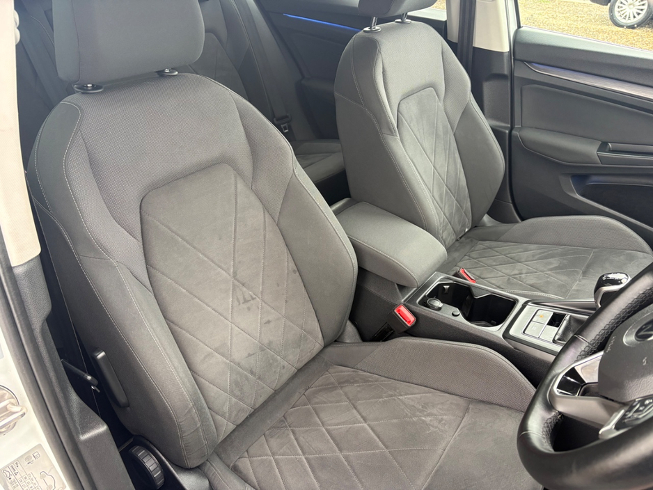 2020 Volkswagen Golf - image 15