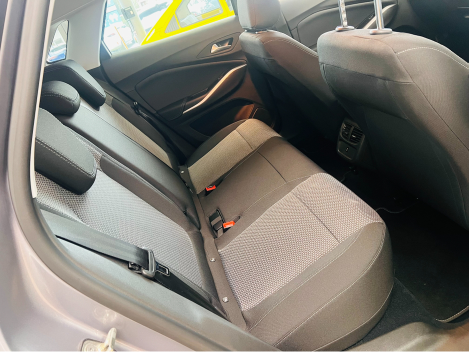 2023 Opel Grandland OPEL EDITION Plug In Hybrid As New Only 8000 Kms Huge Spec Now On Sale www.bolands.ie Est.1955 €28,950