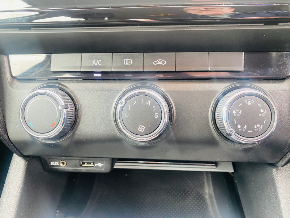 2015 Skoda Octavia - image 17