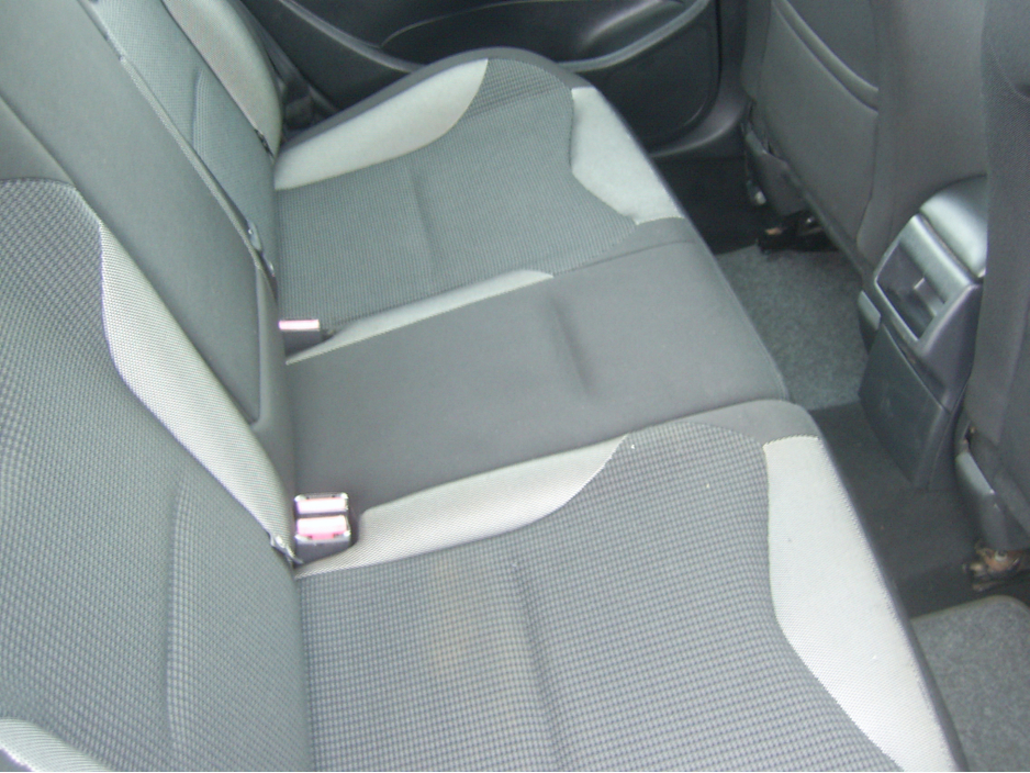 2012 Peugeot 308 - image 9