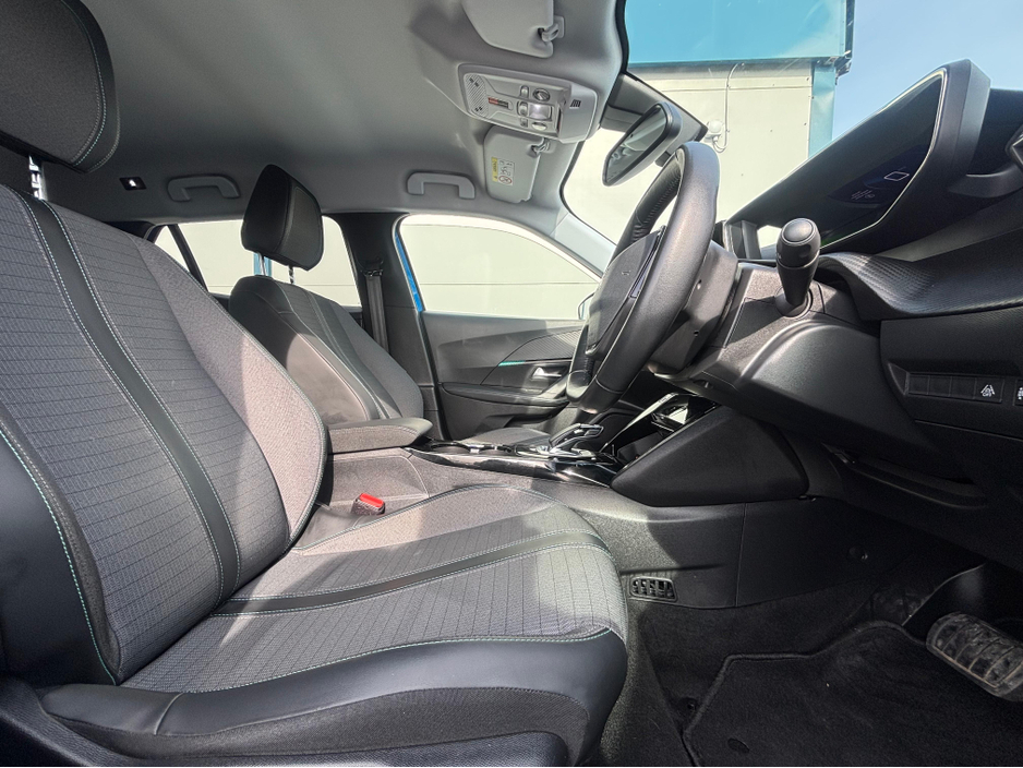 2021 Peugeot 2008 - image 8