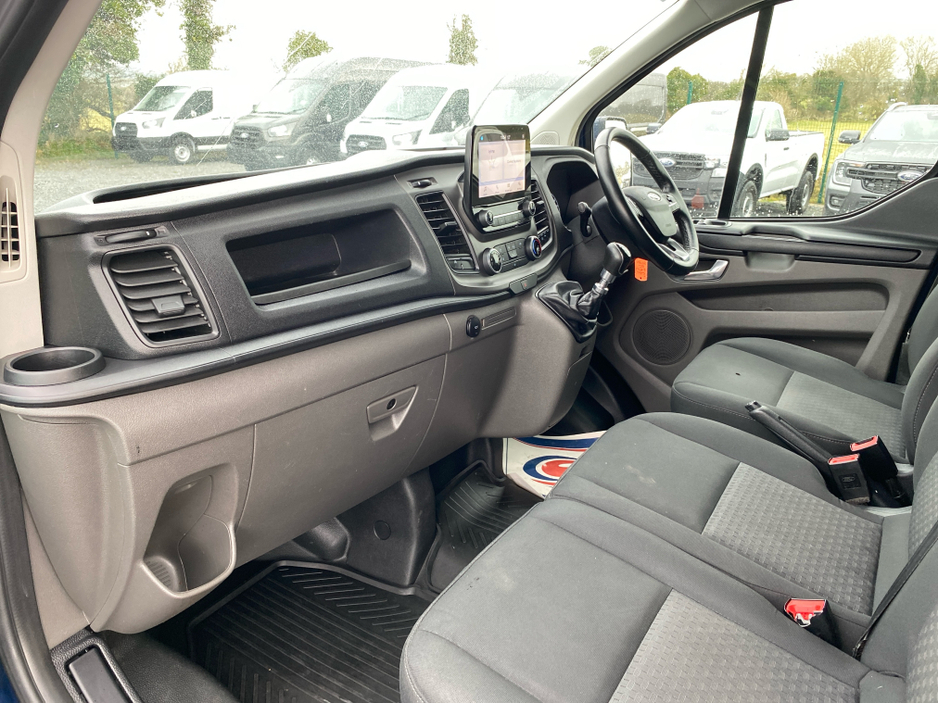 2021 Ford Transit Custom - image 7