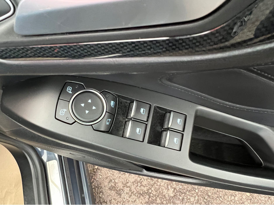 2020 Ford Focus - image 25