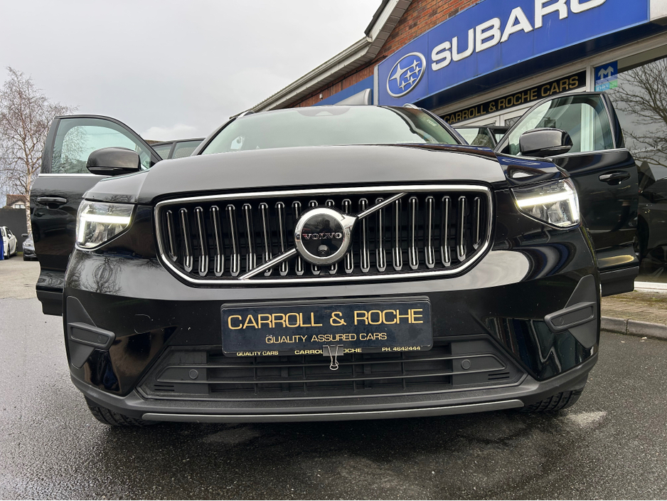 2023 Volvo XC40 - image 23