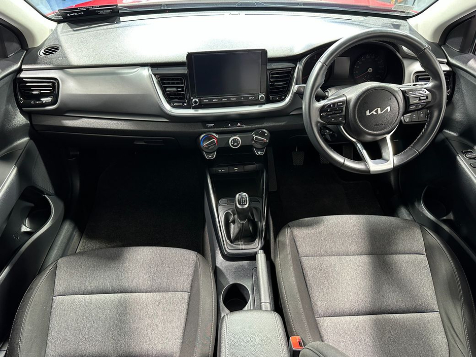 2023 Kia Stonic - image 9