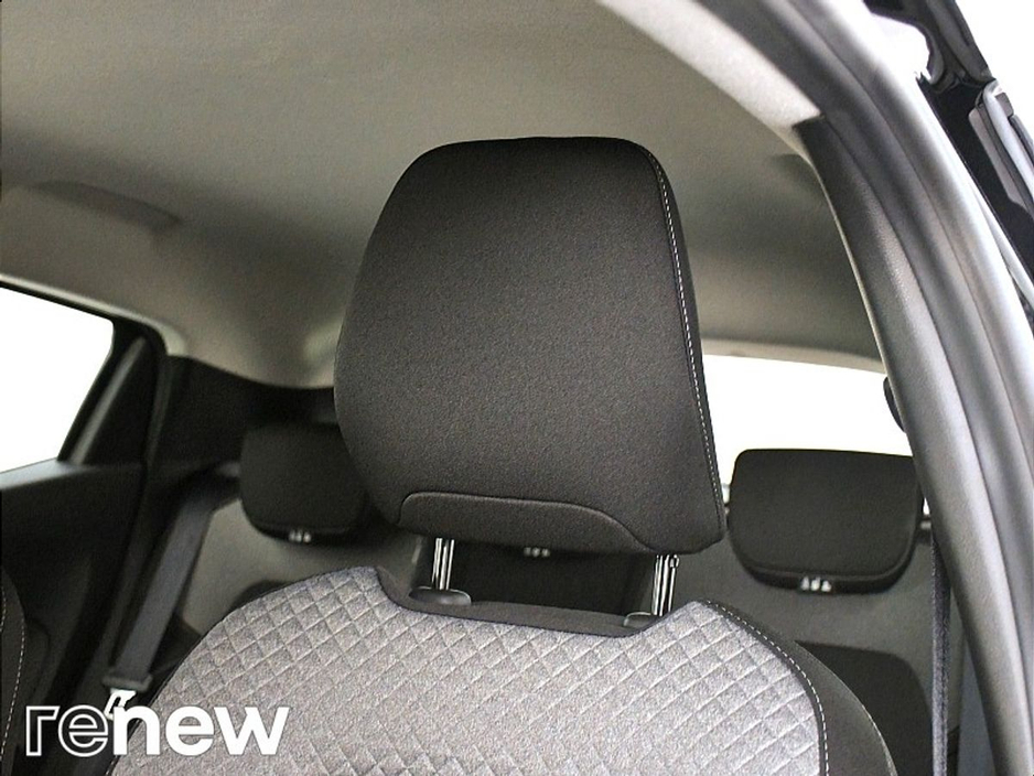 2025 Renault Clio - image 13