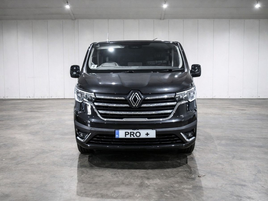 2026 Renault Trafic - image 2