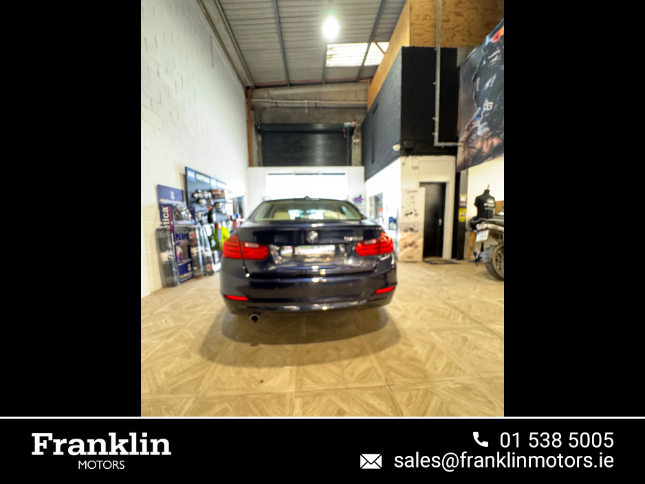 2014 BMW 3 Series - image 8