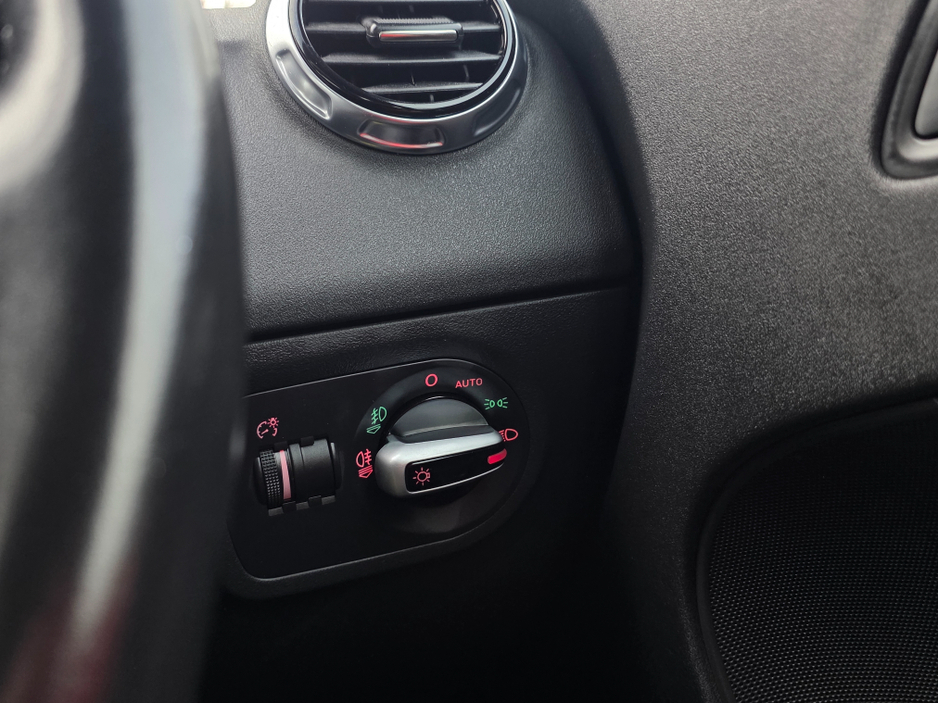 2012 Audi TT 1.8 TFSI AUTOMATIC LOW KLMs STUNNING CARS SIMI DEALER