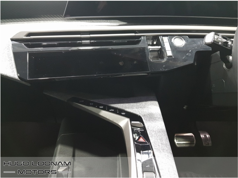 2025 Peugeot 5008 - image 12