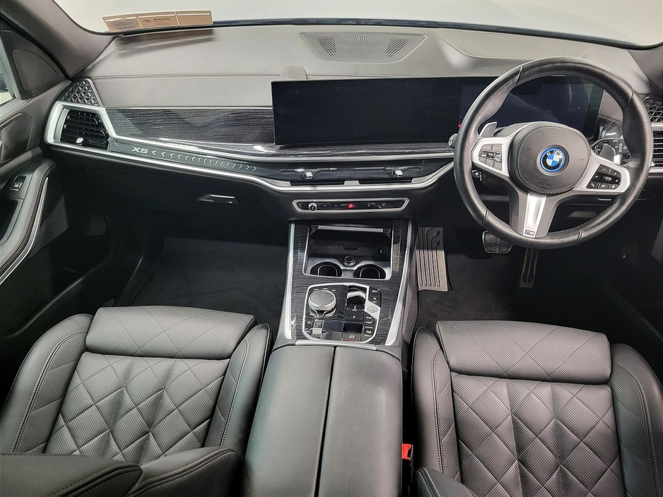 2024 BMW X5 - image 4