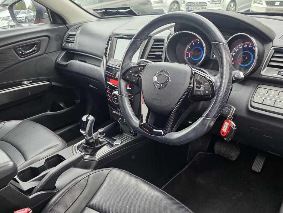 2021 Ssangyong Tivoli - image 8