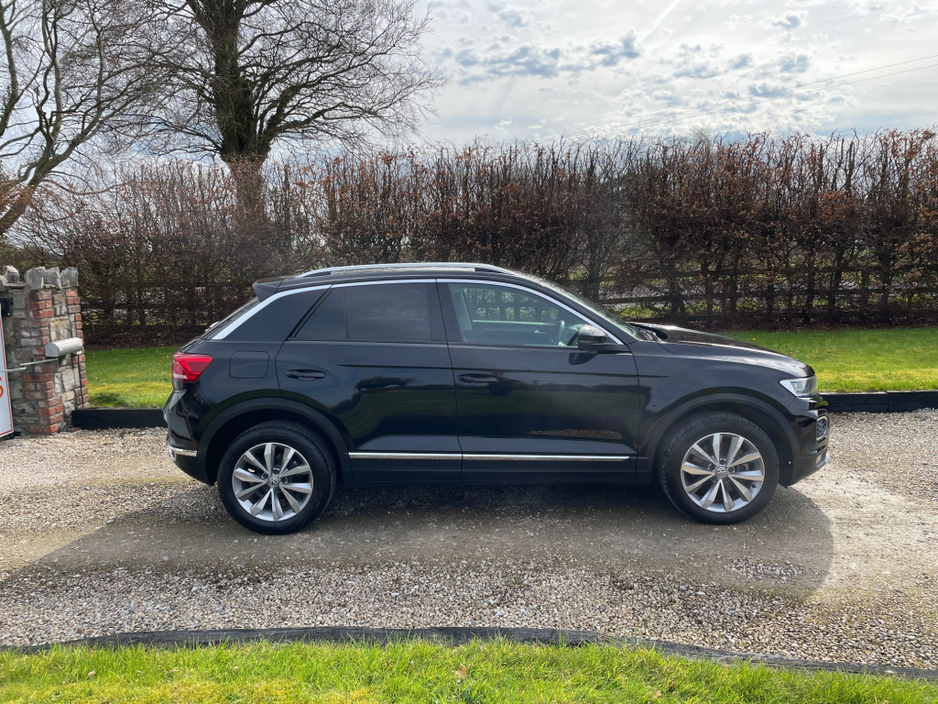 2021 Volkswagen T-Roc - image 4